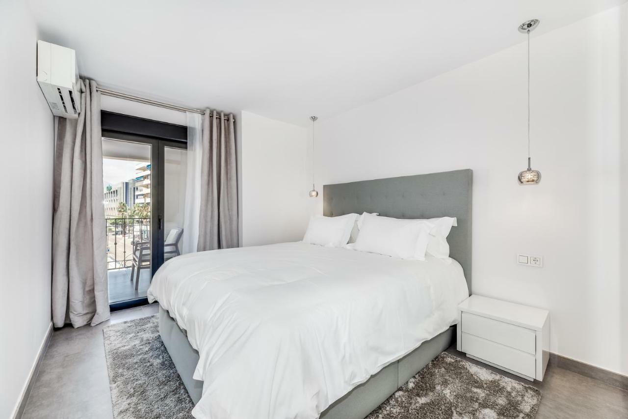 By Riva - Luxurious, Exclusive 2 Bedroom Apt Inside Puerto Banus マルベーリャ エクステリア 写真